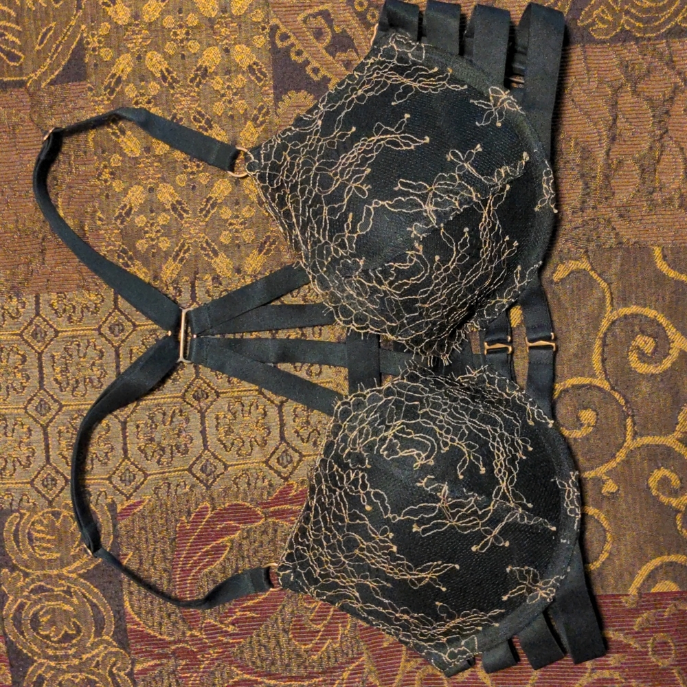 Victoria Secret Strappy Push-up Bra